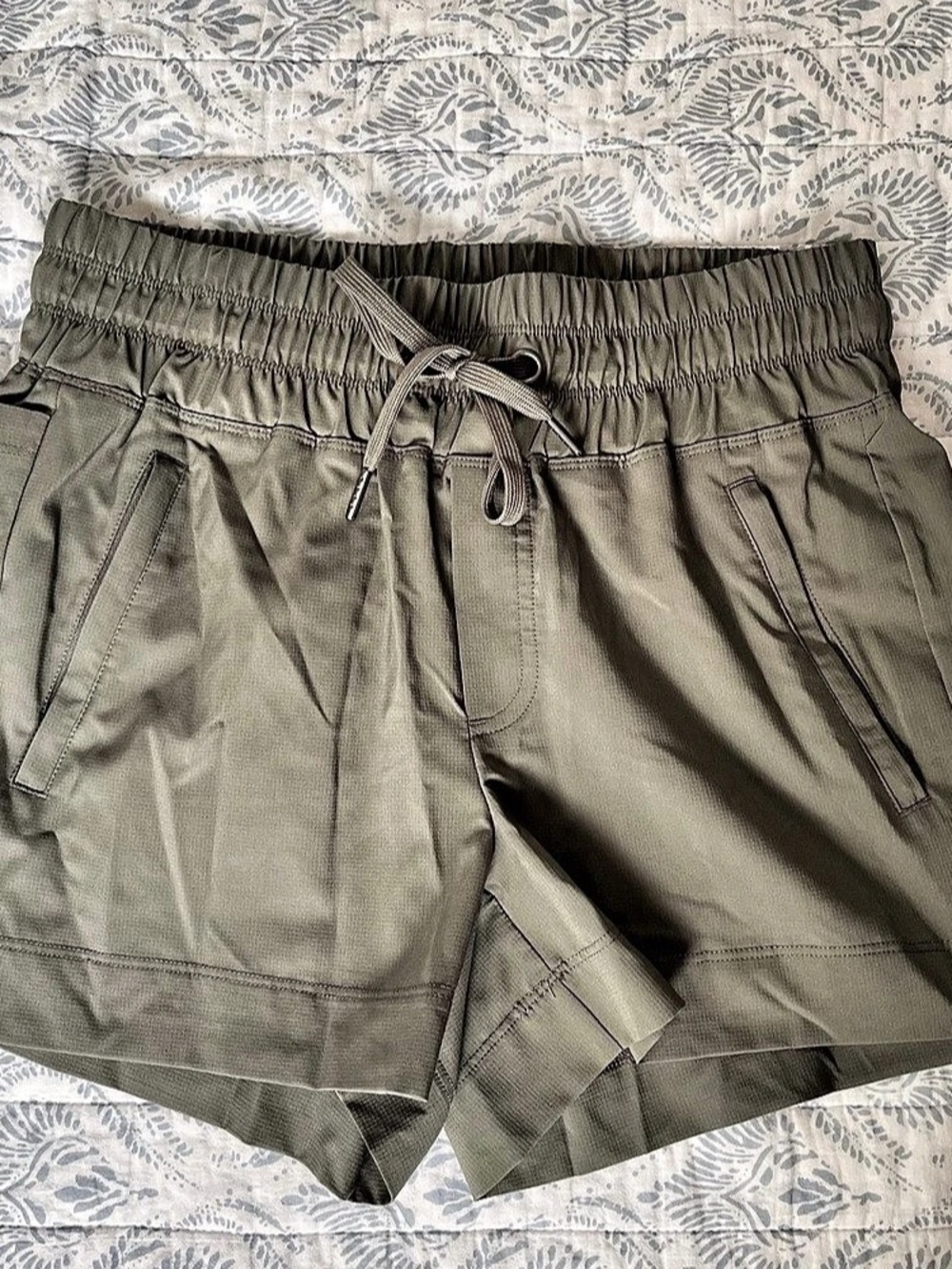 Quince Micro Ripstop Mid-Rise Hike Shorts Athletic Green Small